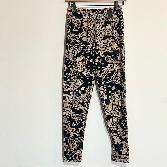 NWT Black and Cream Paisley Print Leggings Pants - One Size - Picture 1 of 5